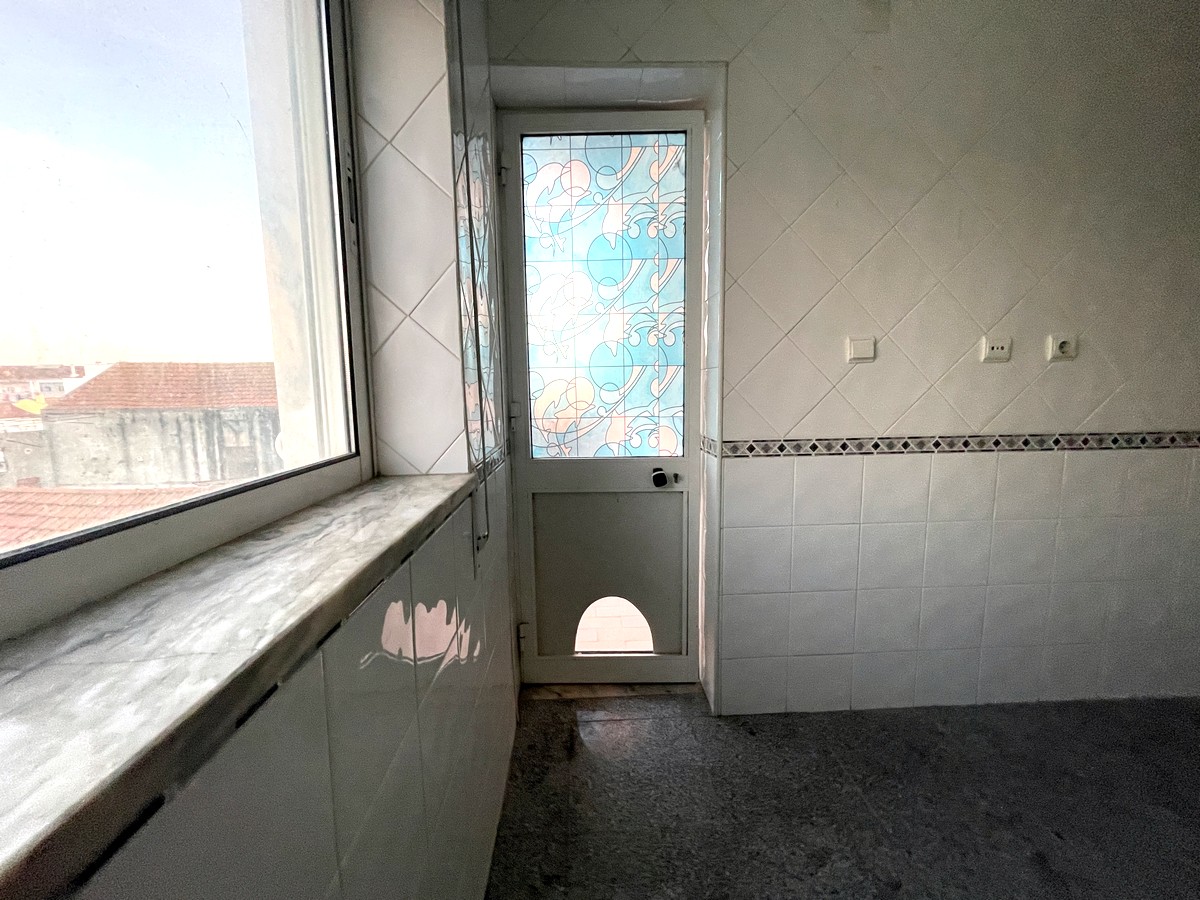 undefined - Image 9