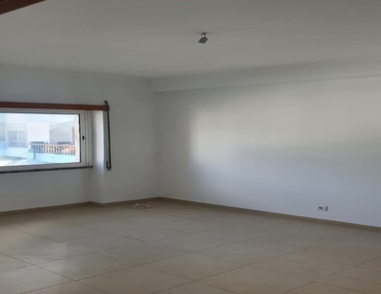 Apartamento T3 - Mem Martins - Image 4