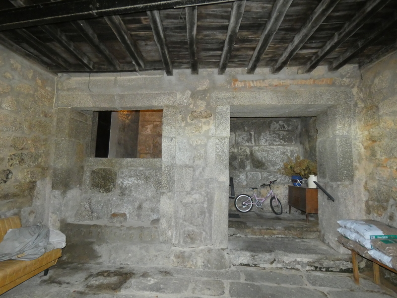 Andar de Moradia, T3, para recuperar- Alpedrinha, Fundão - Image 12