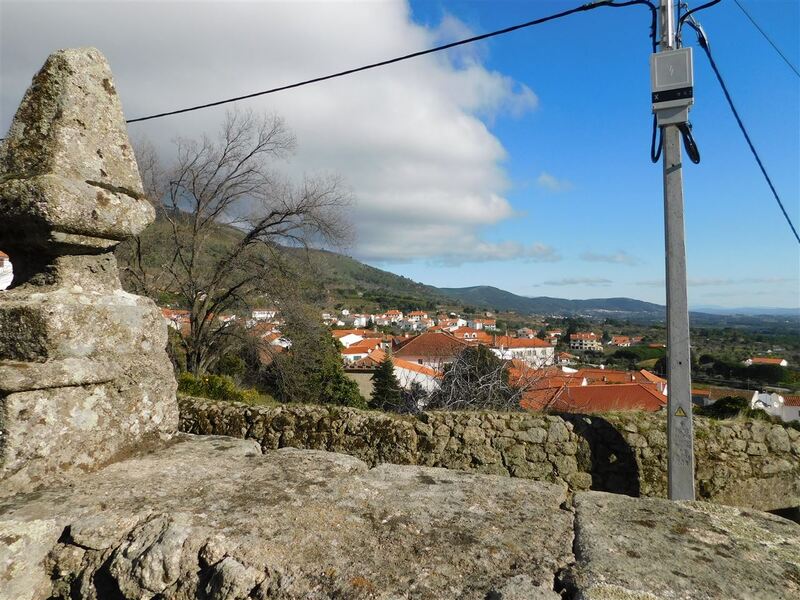Andar de Moradia, T3, para recuperar- Alpedrinha, Fundão - Image 13