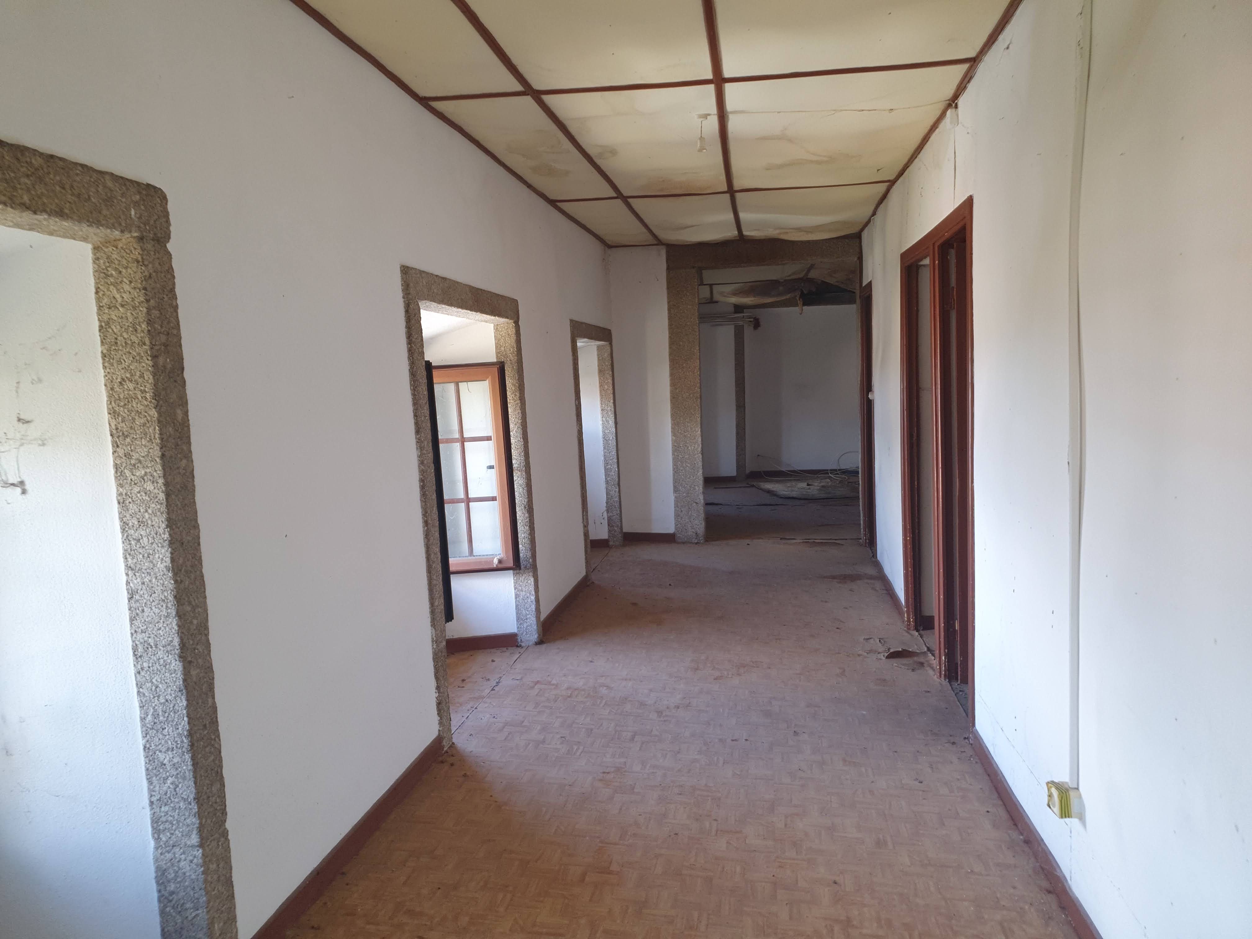 Andar de Moradia, T3, para recuperar- Alpedrinha, Fundão - Image 6