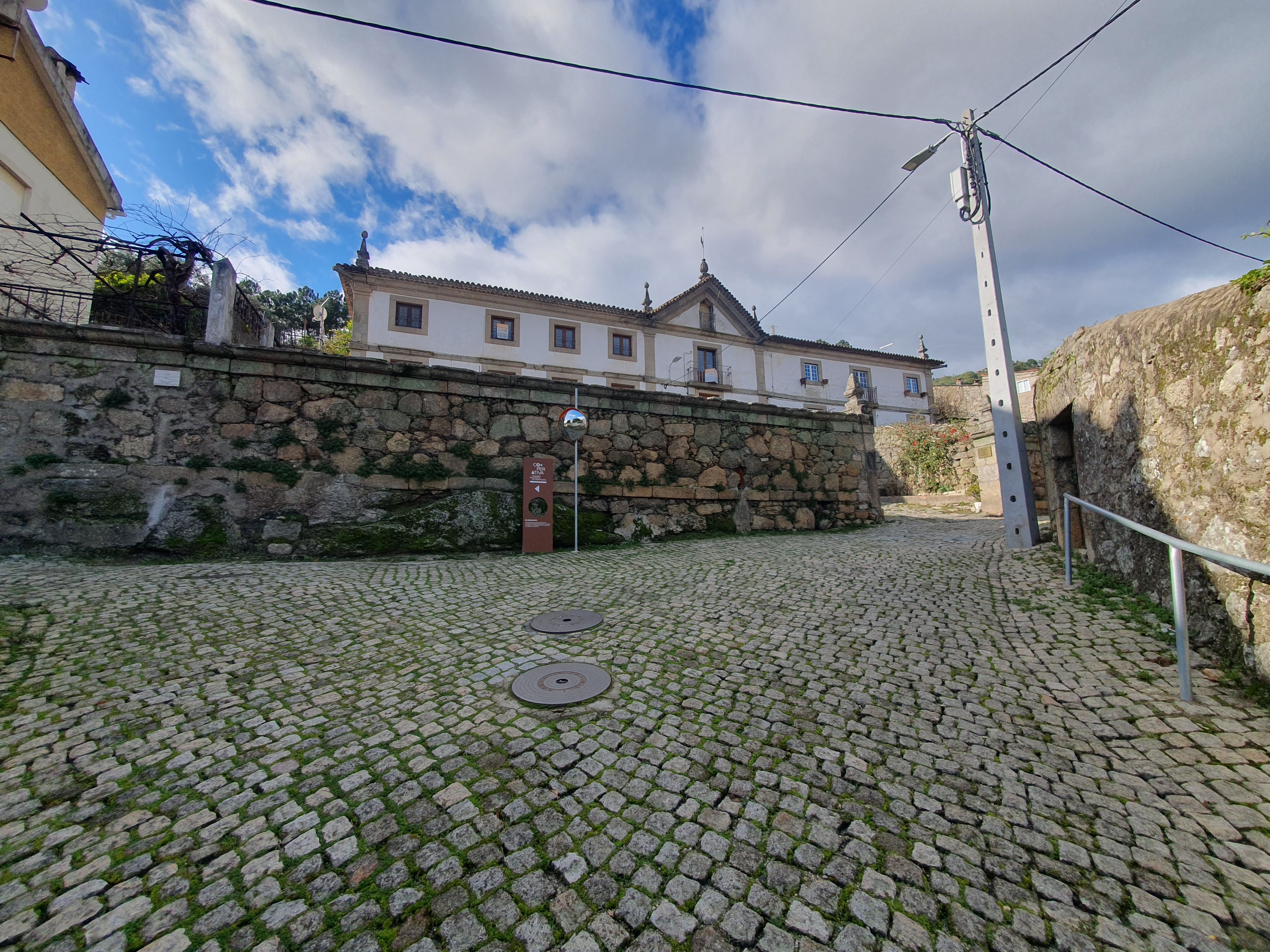 Andar de Moradia, T3, para recuperar- Alpedrinha, Fundão - Image 2