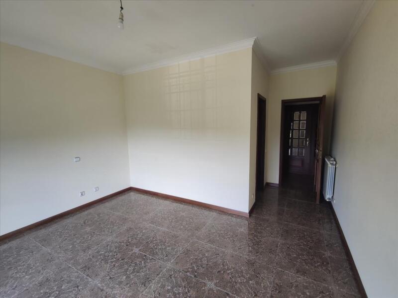 Excelente Oportunidade de Investimento - Apartamento T3 na Carregosa, Oliveira de Azeméis - Image 12