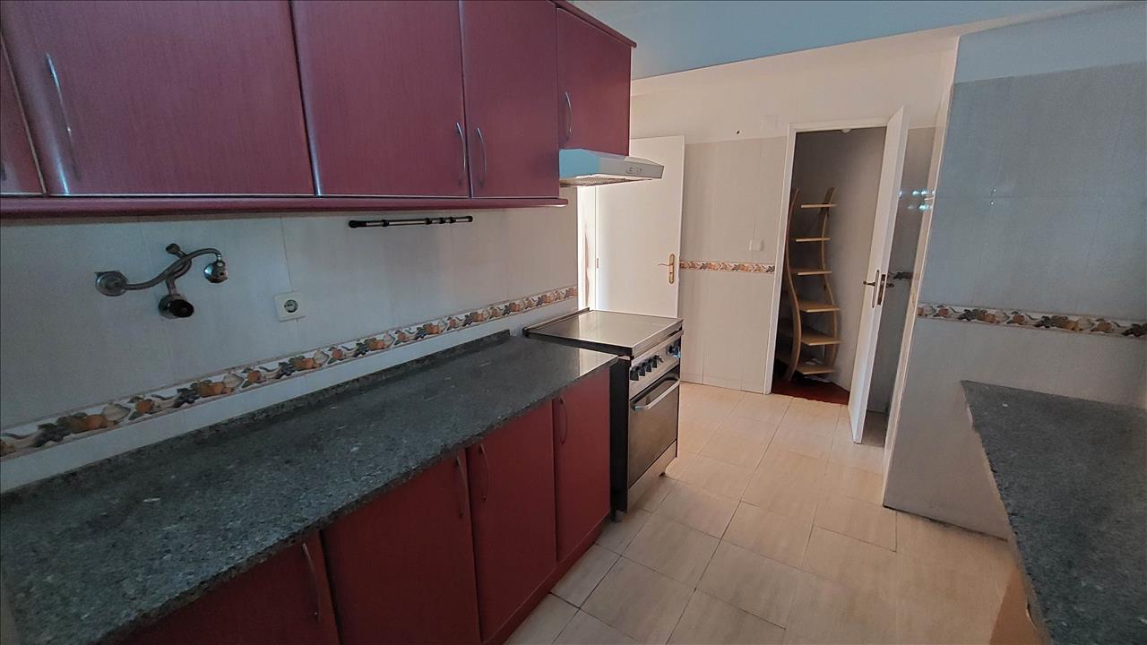 Apartamento T2 em Sintra com Elevador e Armazenamento - Image 6