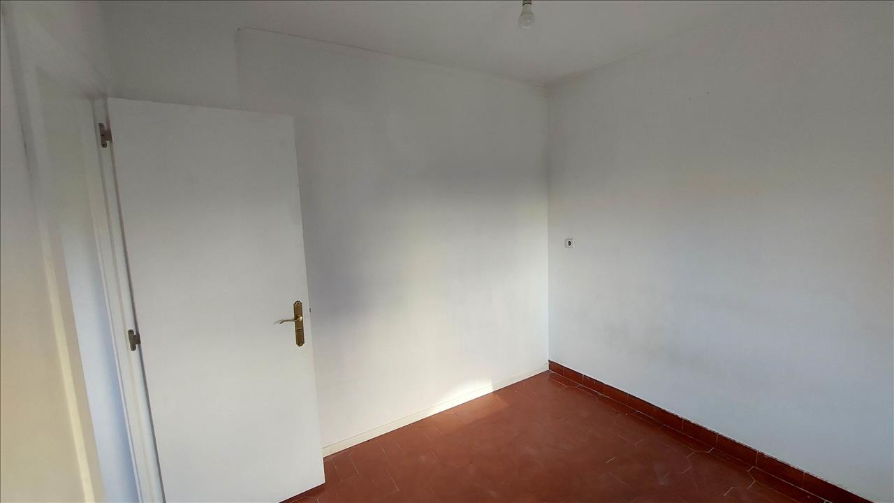 Apartamento T2 em Sintra com Elevador e Armazenamento - Image 9