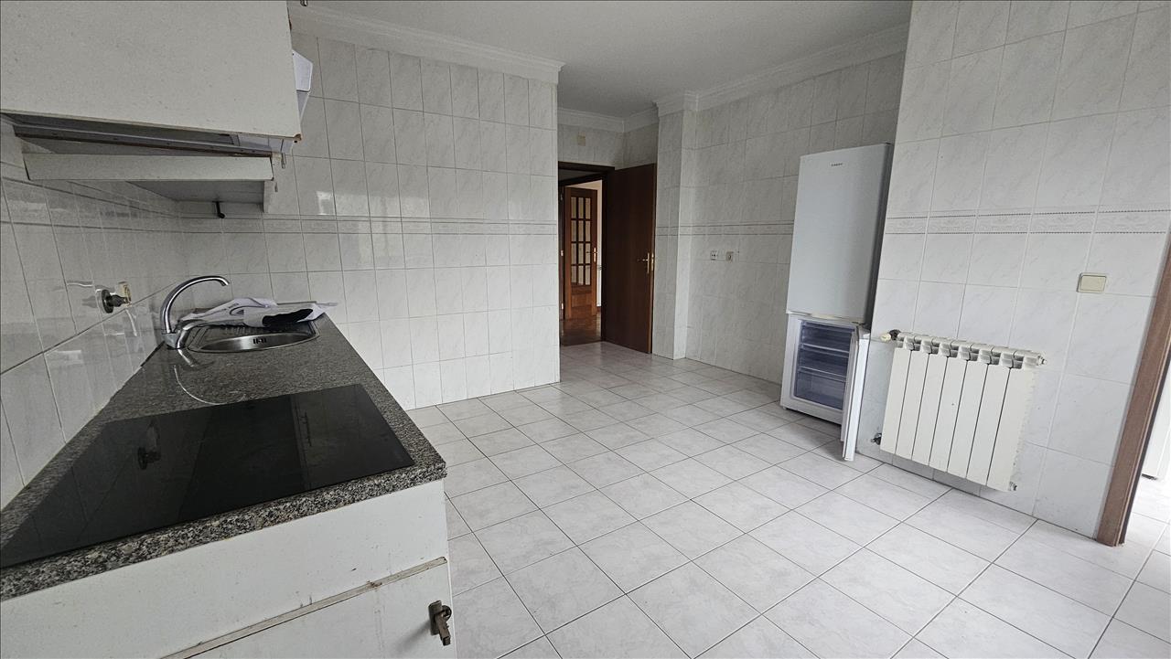 Apartamento T2 Paço de Sousa - Penafiel - Image 5