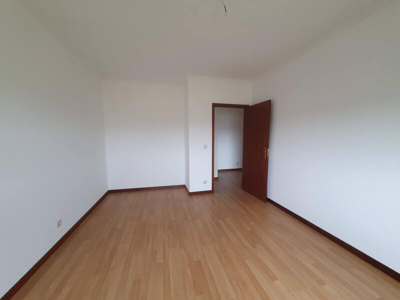 Apartamento + Arrecadação Paço de Sousa (Penafiel) - Image 4