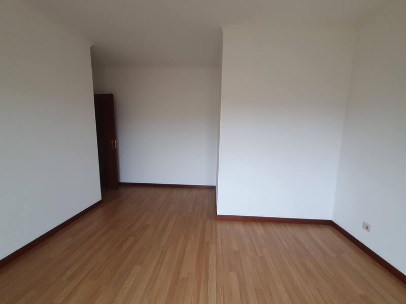Apartamento + Arrecadação Paço de Sousa (Penafiel) - Image 10