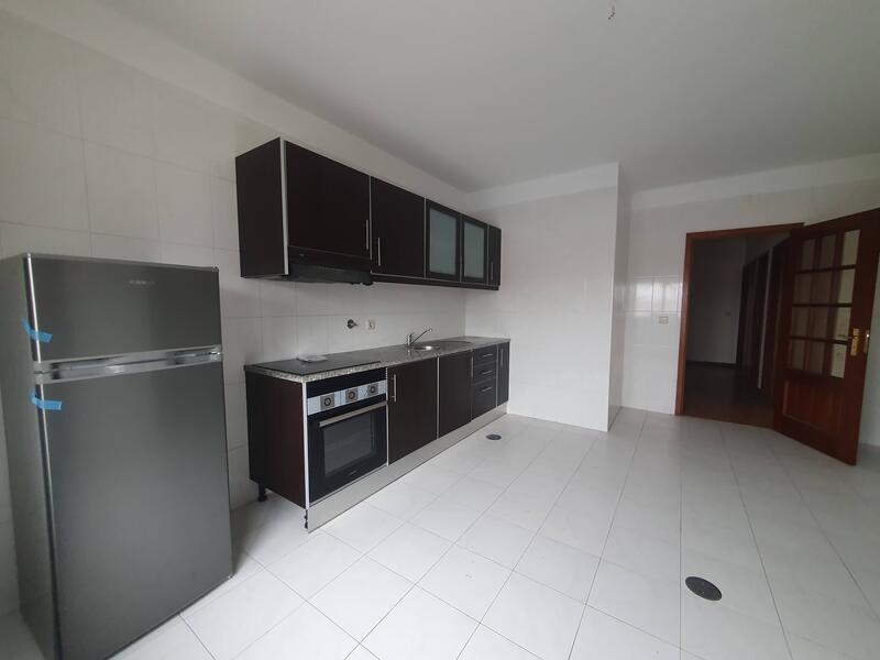 Apartamento + Arrecadação Paço de Sousa (Penafiel) - Image 12