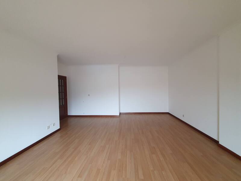 Apartamento + Arrecadação Paço de Sousa (Penafiel) - Image 3