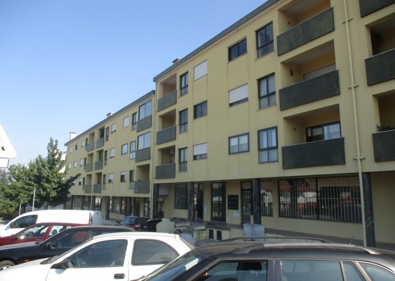 Apartamento + Arrecadação Paço de Sousa (Penafiel) - Image 1