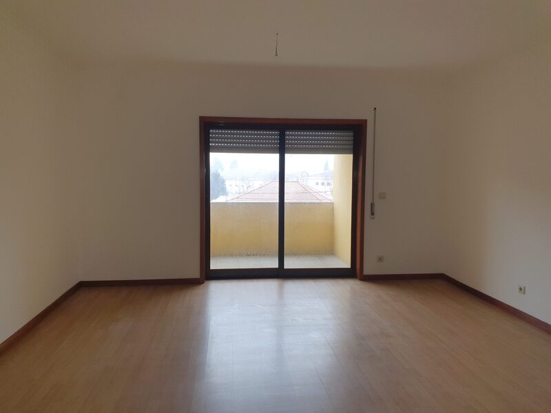 Apartamento + Arrecadação Paço de Sousa (Penafiel) - Image 7