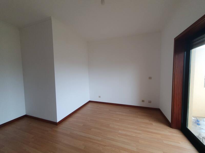 Apartamento + Arrecadação Paço de Sousa (Penafiel) - Image 9