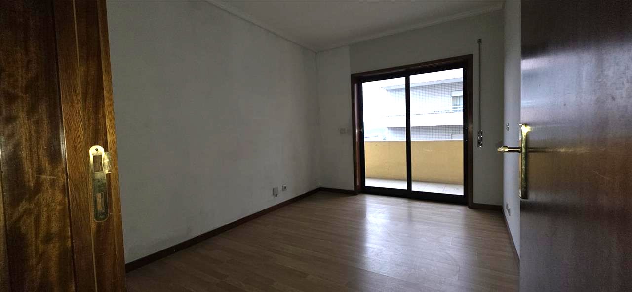 Apartamento T1 + Arrecadação Paço de Sousa (Penafiel) - Image 6