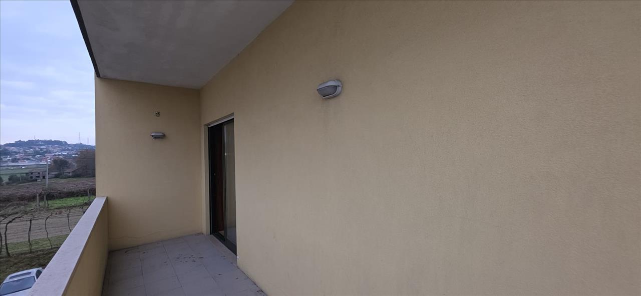 Apartamento T1 + Arrecadação Paço de Sousa (Penafiel) - Image 11