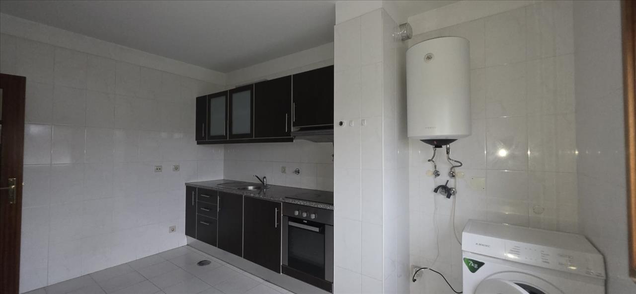 Apartamento T1 + Arrecadação Paço de Sousa (Penafiel) - Image 5