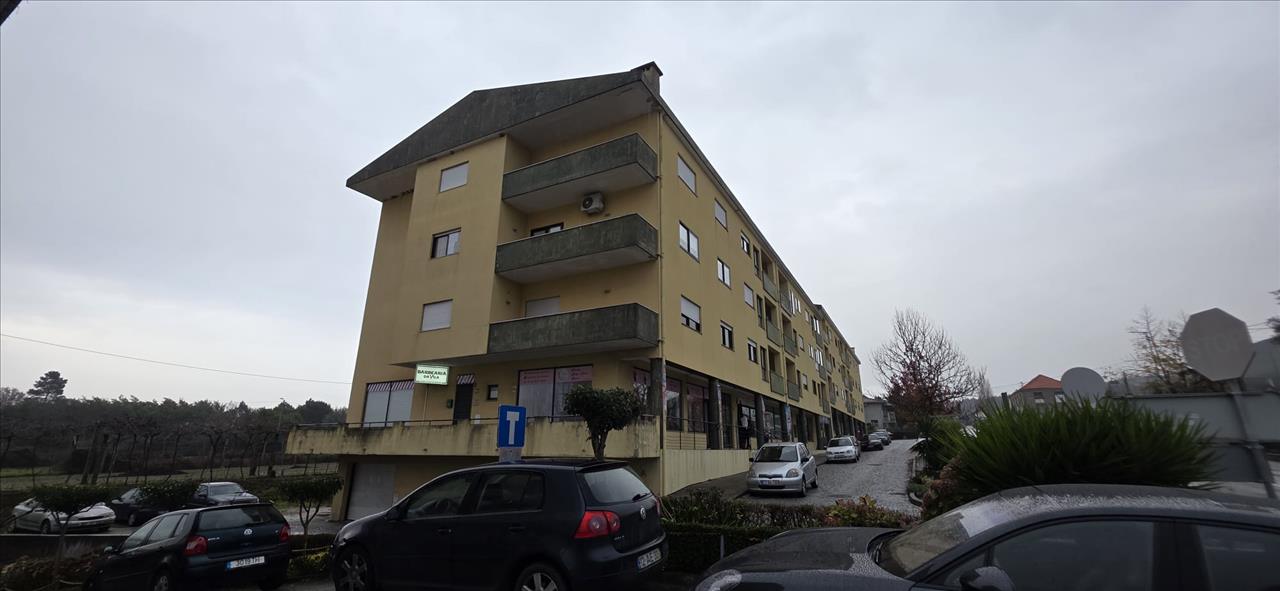 Apartamento T1 + Arrecadação Paço de Sousa (Penafiel) - Image 18