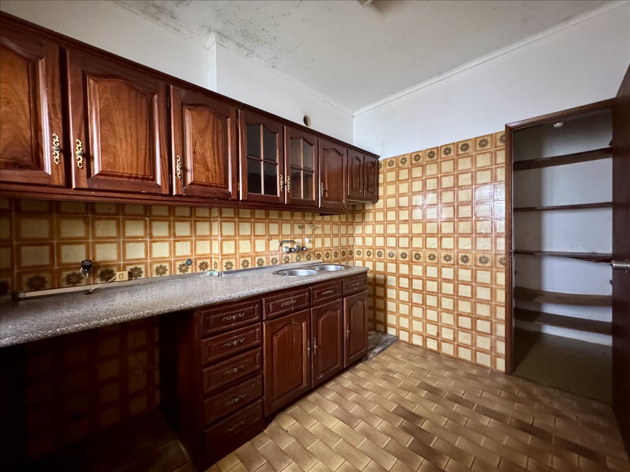 Apartamento T3, com Varanda, no Centro do Pinhal Novo - Image 5