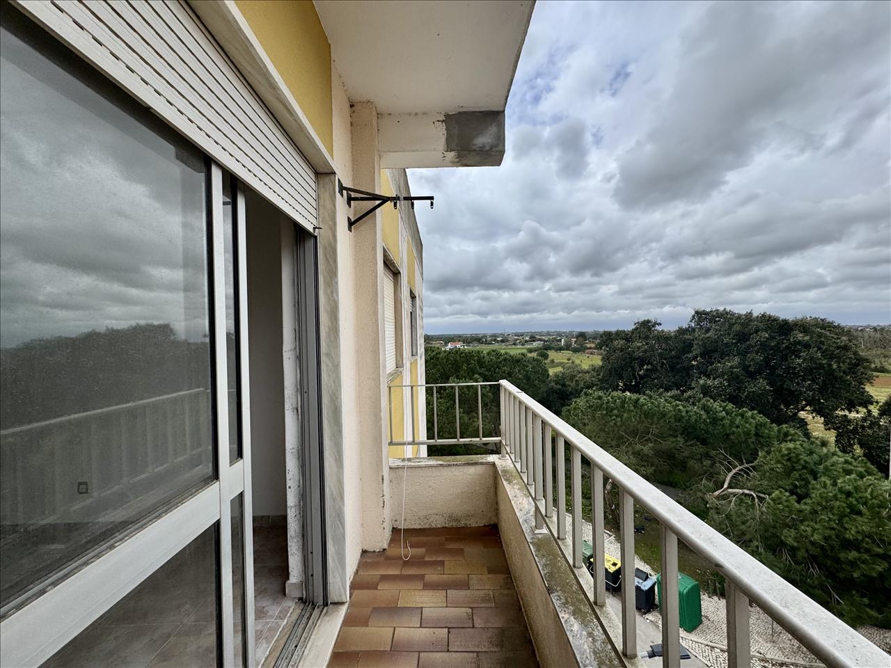 Apartamento T3, com Varanda, no Centro do Pinhal Novo - Image 9