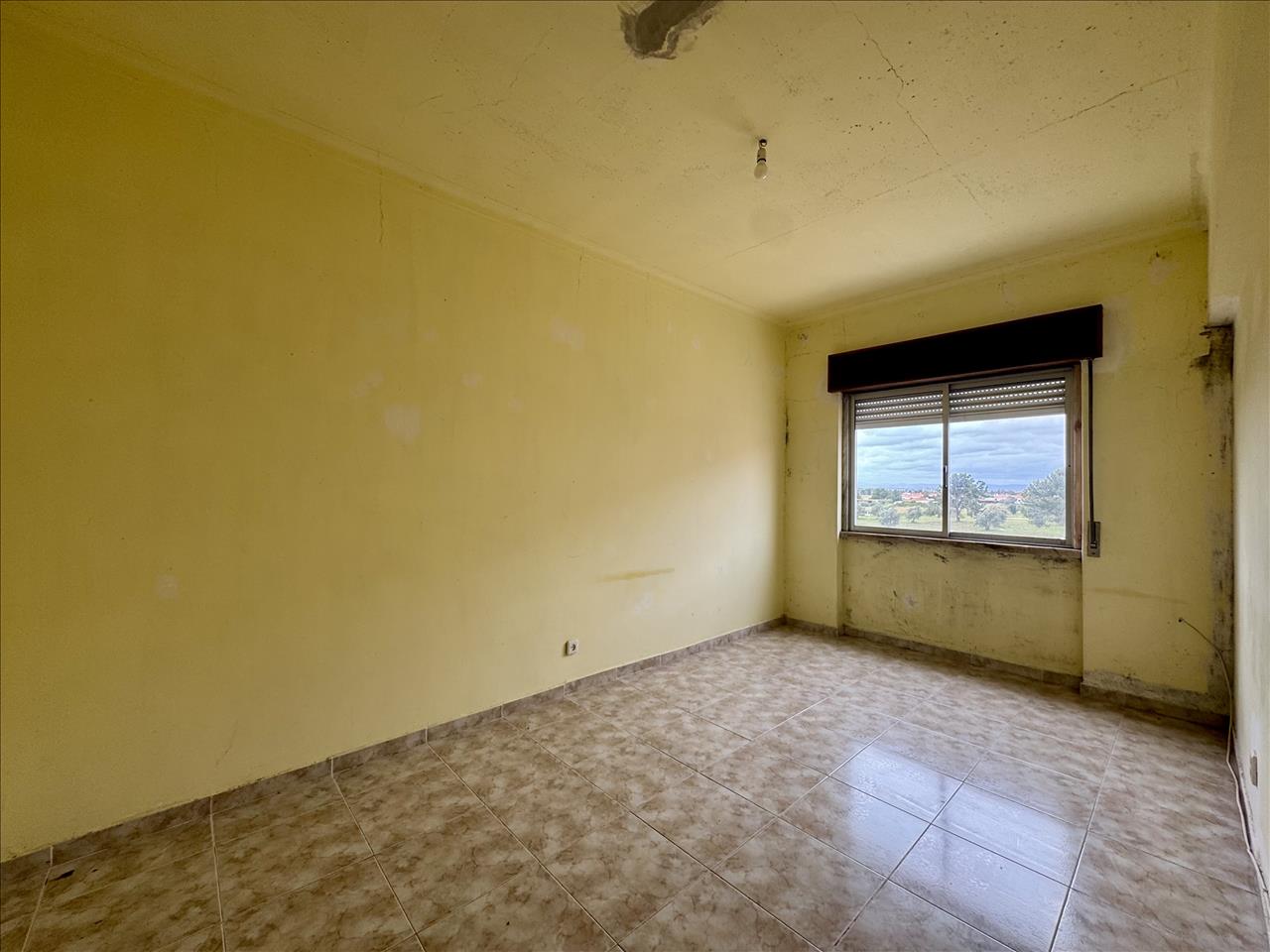 Apartamento T3, com Varanda, no Centro do Pinhal Novo - Image 10