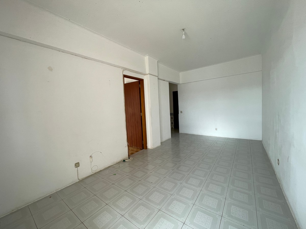Apartamento T3, com Varanda, no Centro do Pinhal Novo - Image 3