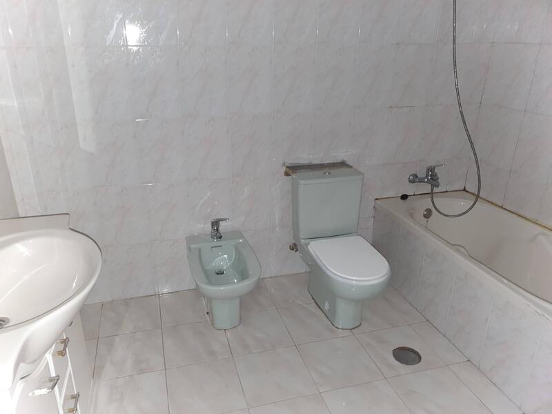 Espetacular T3 em Gondomar com Garagem e Lareira - Image 15