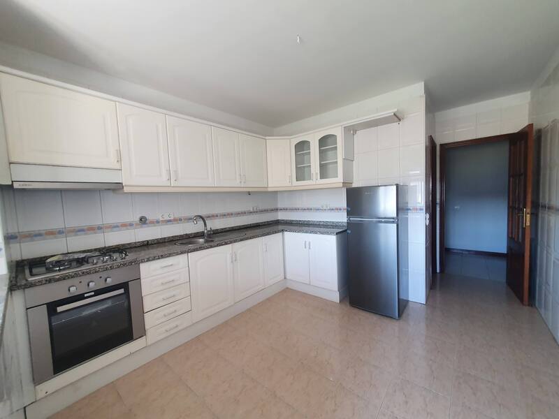 Espetacular T3 em Gondomar com Garagem e Lareira - Image 13
