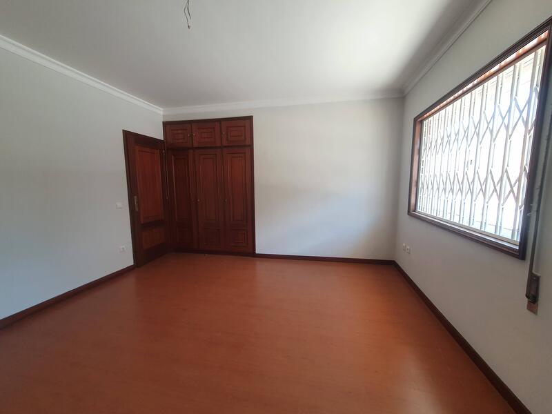 Espetacular T3 em Gondomar com Garagem e Lareira - Image 8