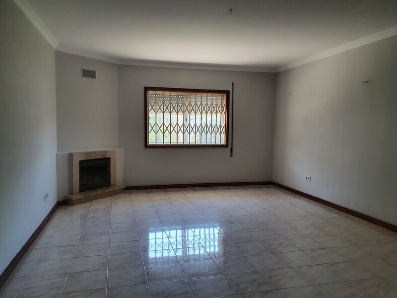 Espetacular T3 em Gondomar com Garagem e Lareira - Image 3