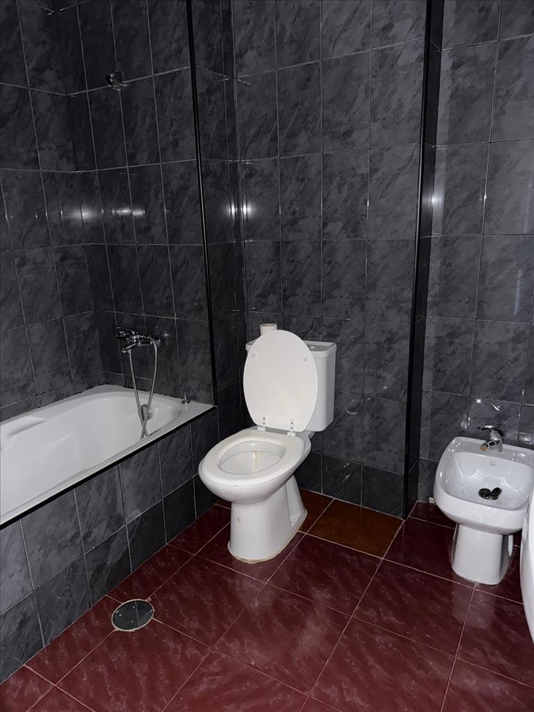 Apartamento T2 com 103 m² - Rio Tinto, Gondomar - Image 12