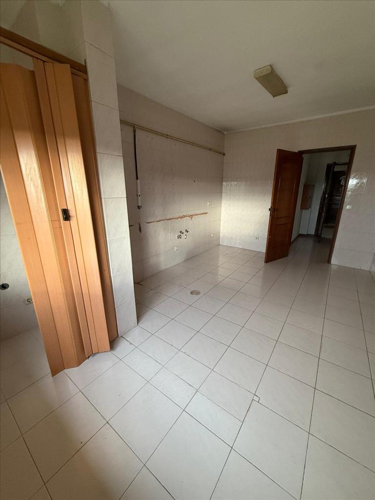 Apartamento T2 com 103 m² - Rio Tinto, Gondomar - Image 8