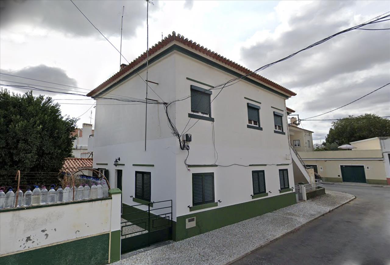 Apartamento T2 - IMÓVEL ARRENDADO | NÃO DISPONÍVEL PARA VISITAS | VENDIDO NESSA CONDIÇÃO, Estremoz - Image 3