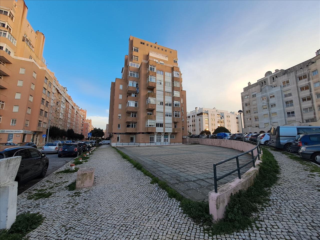 undefined - Image 3